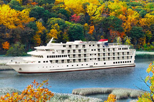 Sailing on Hudson River in autumn