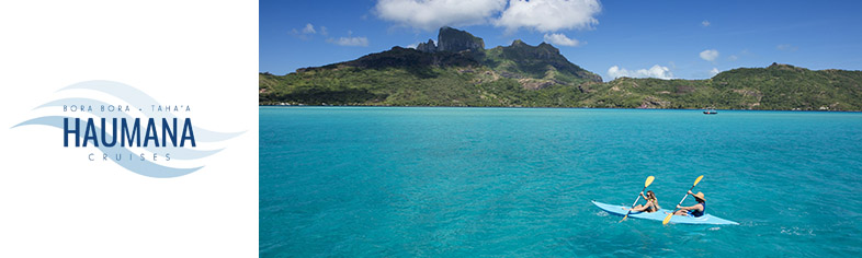 Couple kyaking in Bora Bora